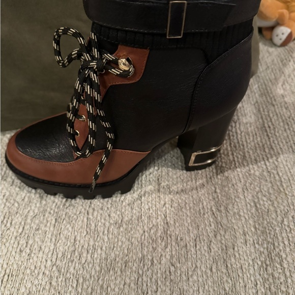 Antonio Melani ankle boots size 8 . Never worn open box. - Picture 5 of 8